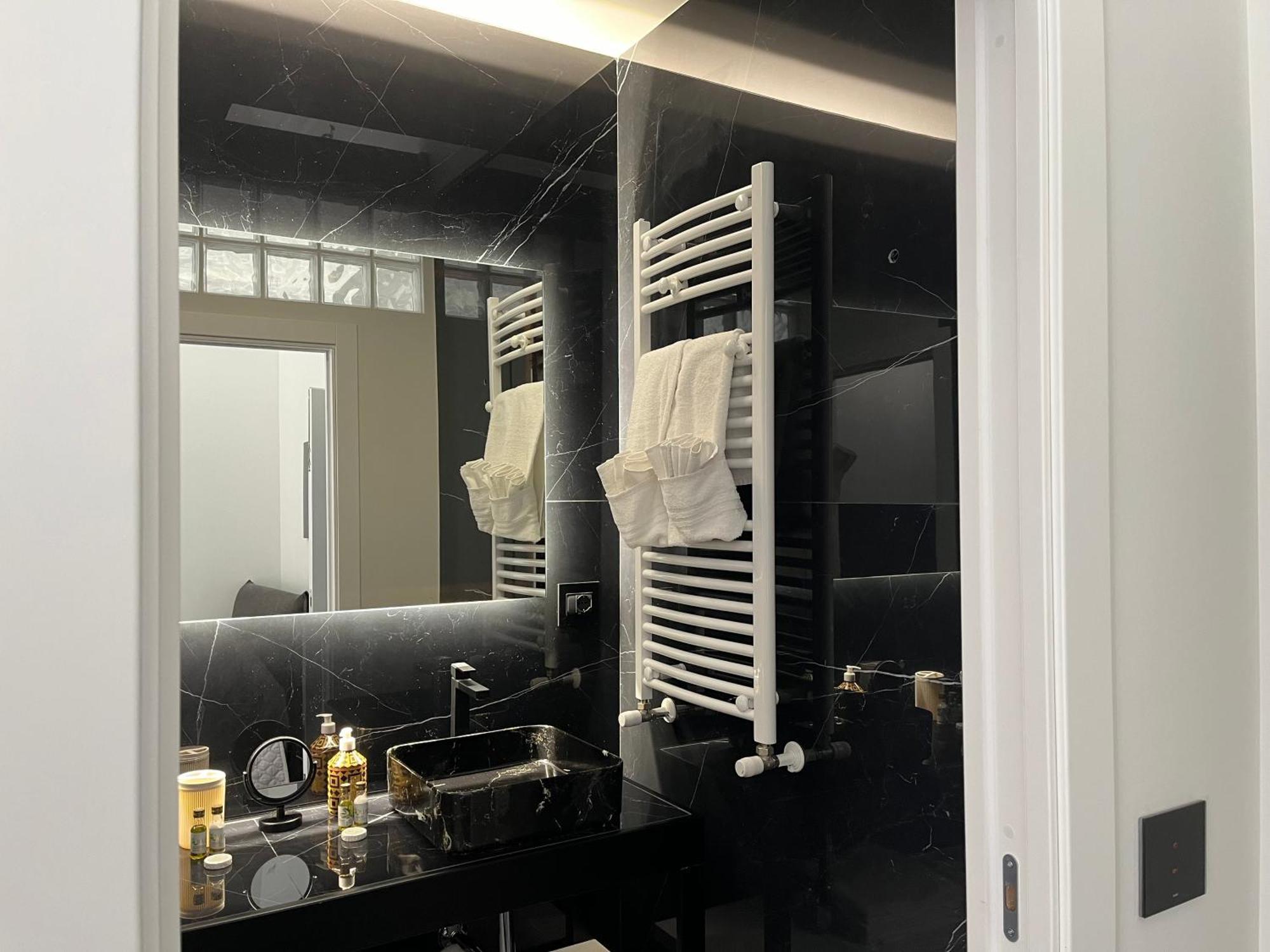 La Dimora Di Donna Claudia Hotel ปาแลร์โม ภายนอก รูปภาพ